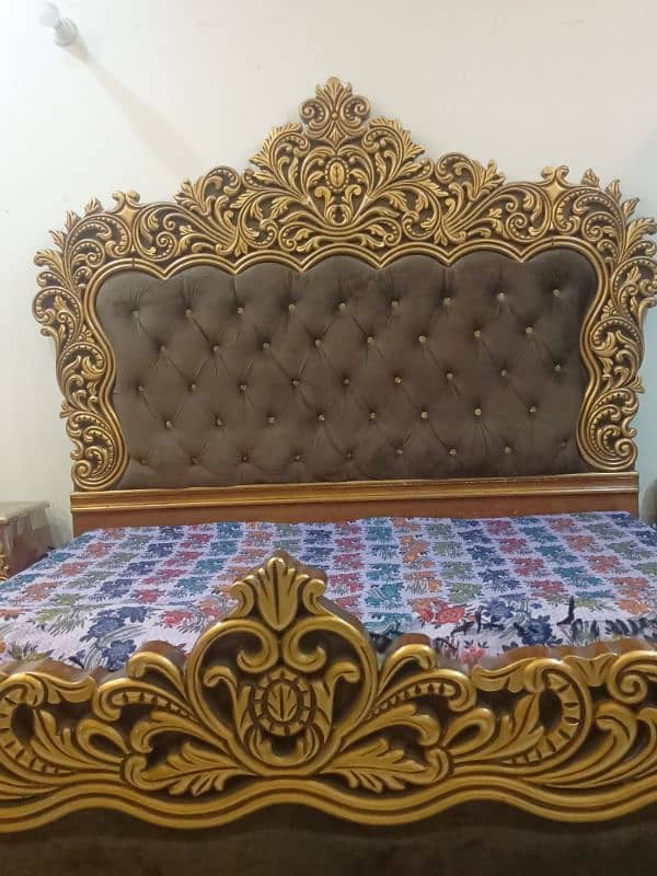 King Bed Set & Dressing Table For Sale 1