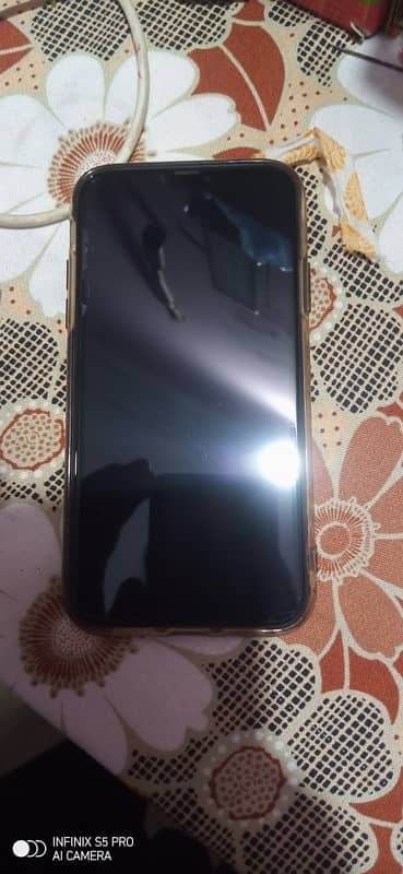 IPhone 11 64 GB NON PTA in lush condition 2