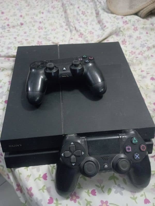 PS4 fat 1TB 10/10 condition 0