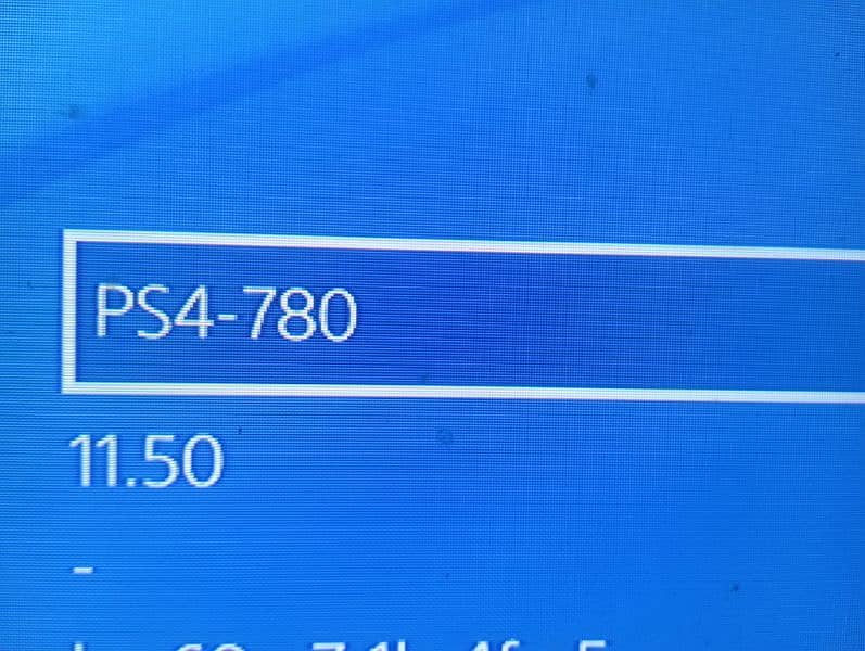 PS4 fat 1TB 10/10 condition 3