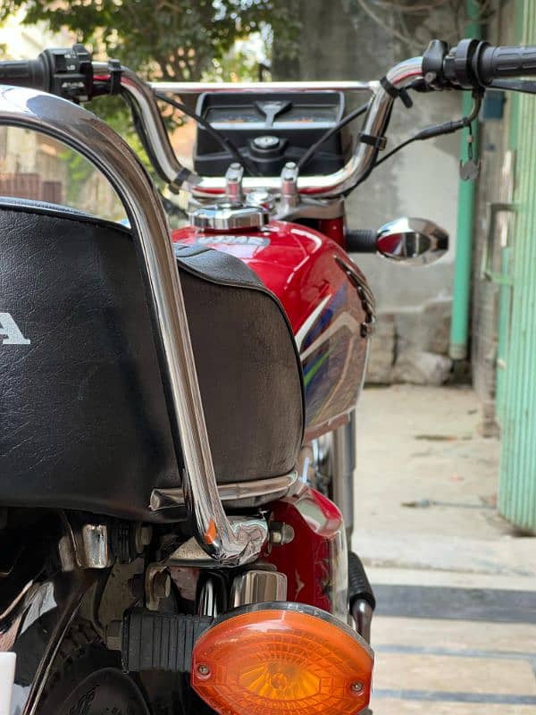 Honda 125 22 model total geniun pack all Punjab number 3