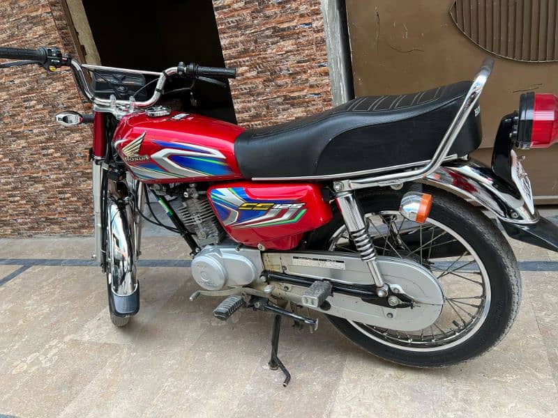 Honda 125 22 model total geniun pack all Punjab number 5