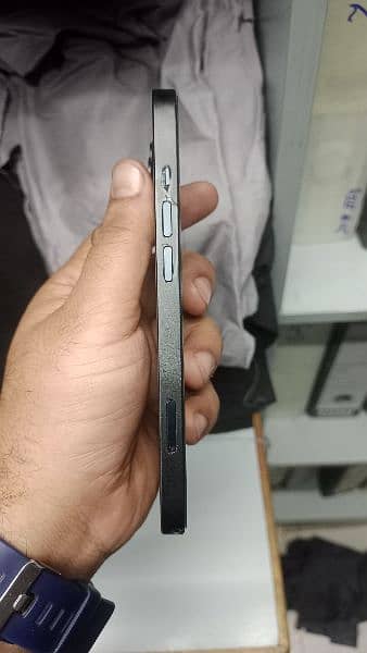 Iphone 13 Non PTA/JV 128 gb 4