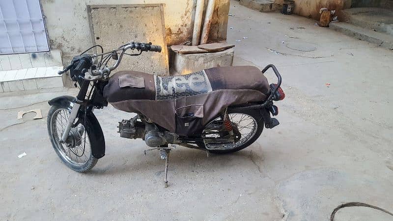 Honda cd 70 urgent sale 8