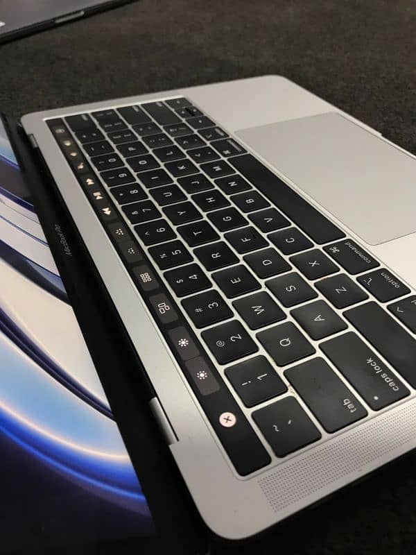 Macbook Pro 2019 13" inches, 8GB Ram & 128GB Storage 3