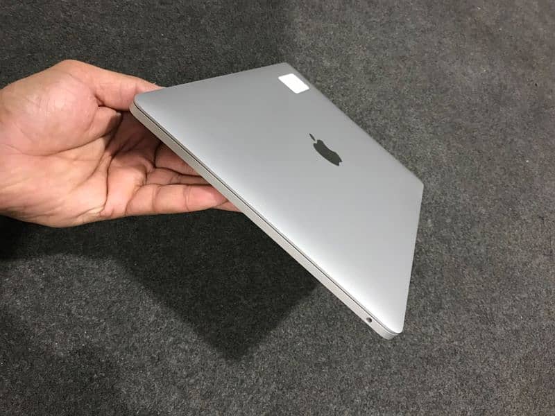 Macbook Pro 2019 13" inches, 8GB Ram & 128GB Storage 7