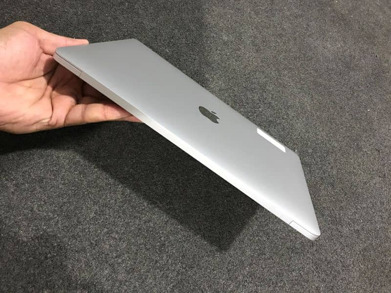 Macbook Pro 2019 13" inches, 8GB Ram & 128GB Storage 8