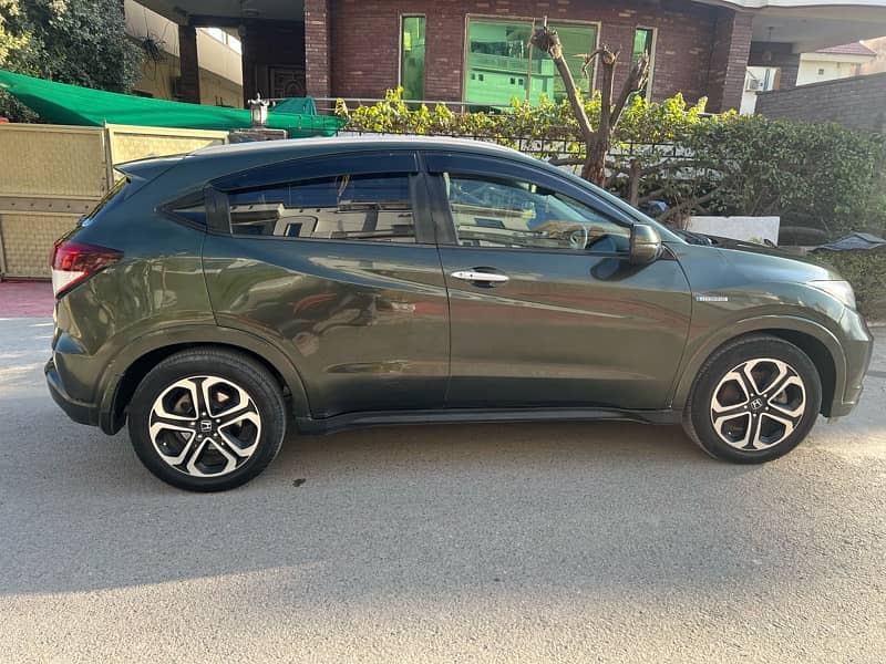 Honda Vezel 2014 /2018 Z sensing ( top of the line) 2