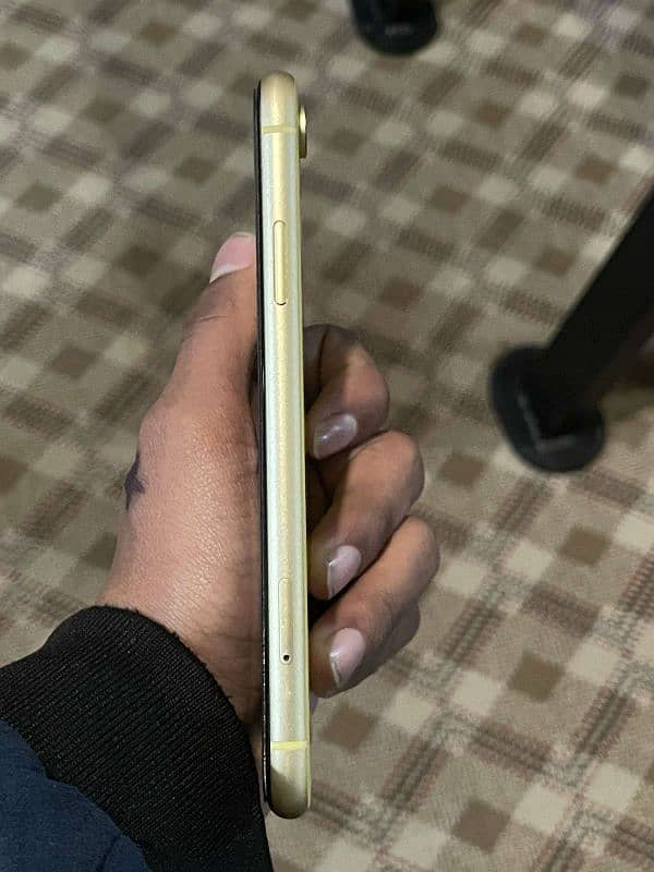 IPHONE XR 3