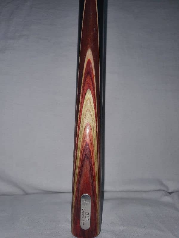 BLP Champion original one piece cue 4