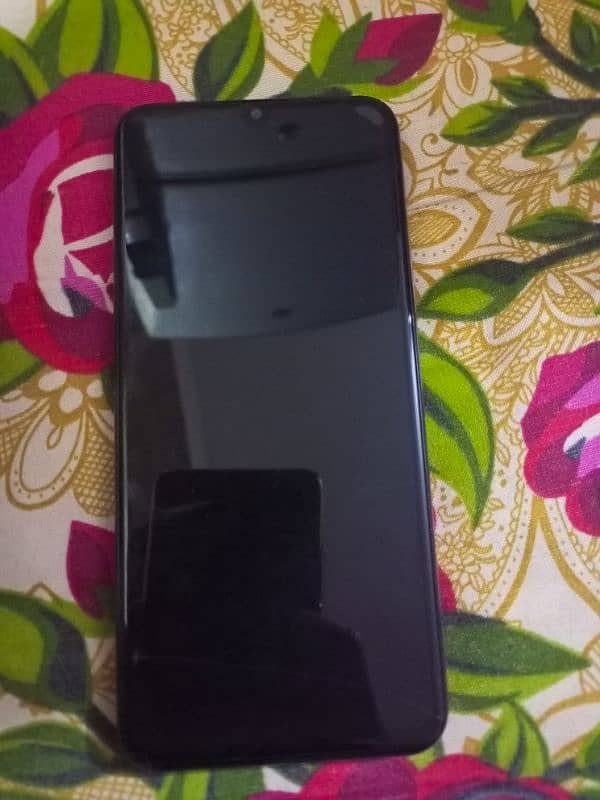 10/10 condition 8 months warrantey mai hai mobile 1