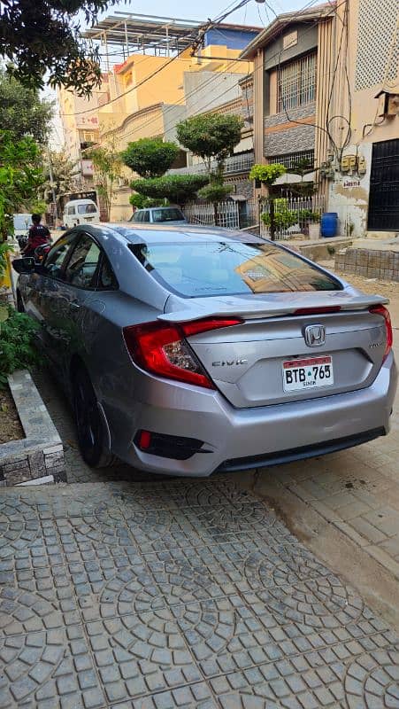 Honda Civic 2021 Dealership Maintained Like New 0 Touchups 1