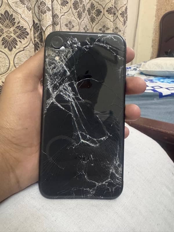 exchange possible with iphone 11 pro sa all ok ha bs back crack ha 4