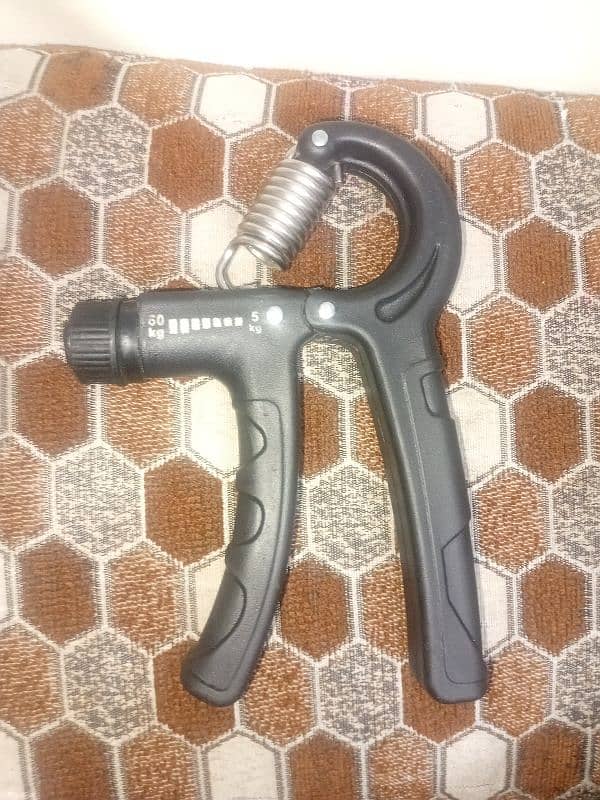 HAND GRIPPER KG : 5 = 60 BLACK COLOUR 2