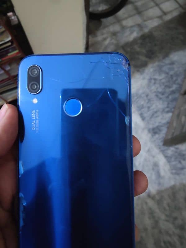 huawei p 20lite 4/128non pta but sim chal rahi he sim nit nai chalta 2