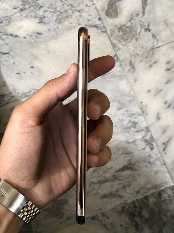 iphone xs max 256gb pta approved f/u 4