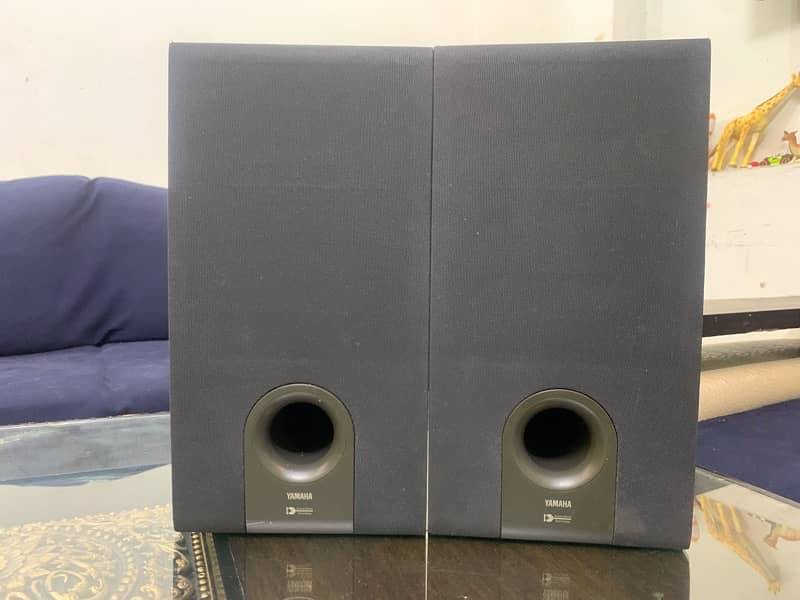 Yamaha bookshelf speakers 1