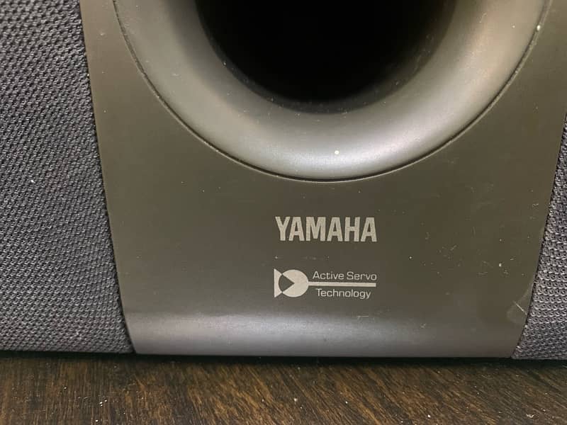 Yamaha bookshelf speakers 4