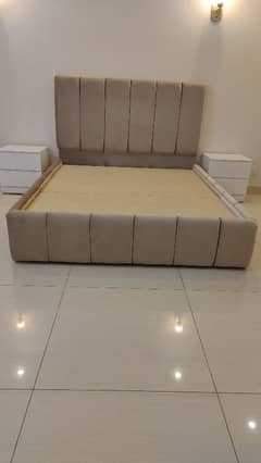 bed with 2 side tables