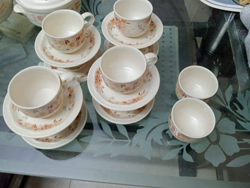 47 pieces Dinner set 4