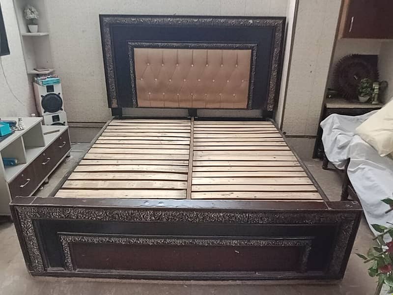 Double bed wooden 2