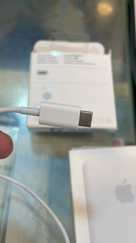 Apple Magsafe Wireless Mobile Charger 2