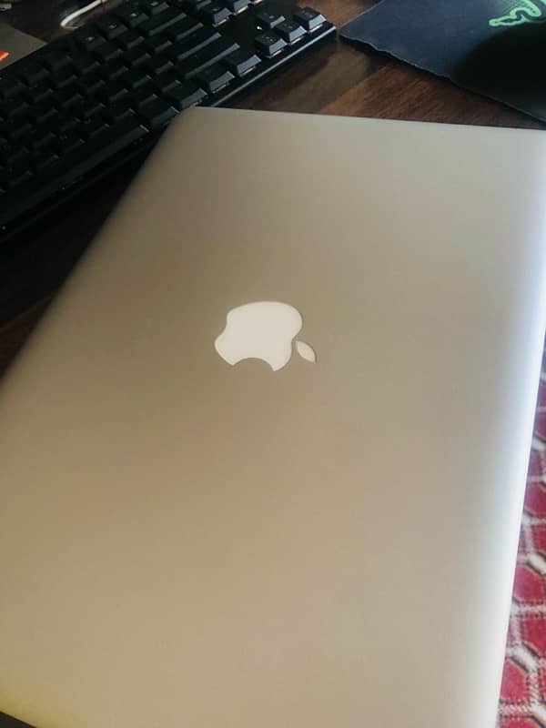 MACBOOK PRO 0