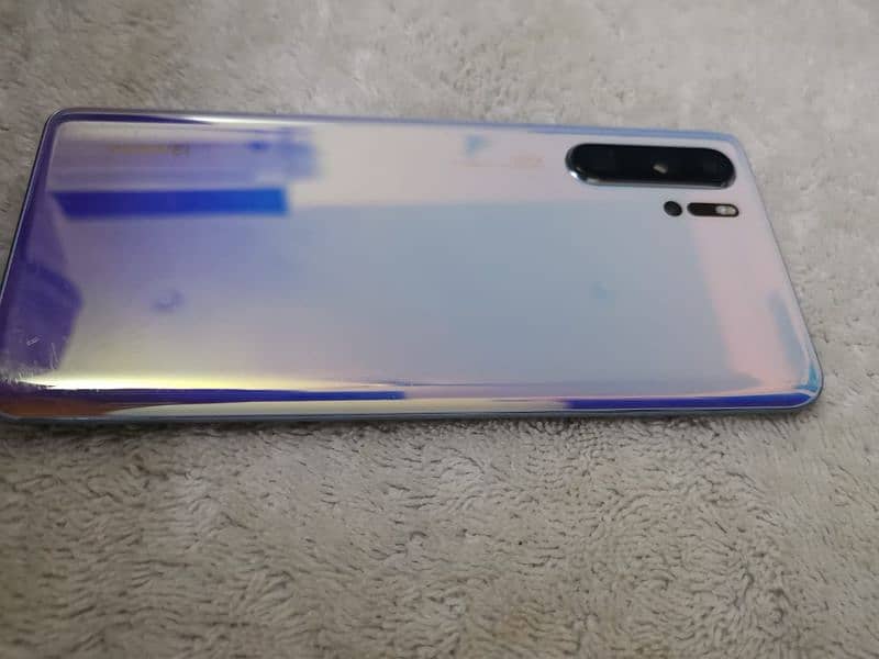 Huawei P30 8/128 official with matched box and charger 0