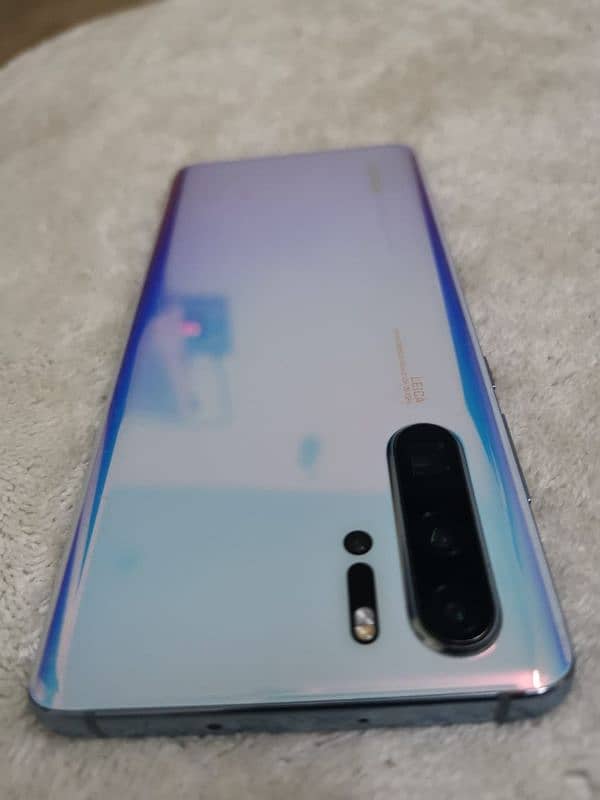 Huawei P30 8/128 official with matched box and charger 4