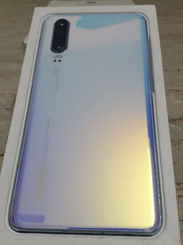 Huawei P30 8/128 official with matched box and charger 5