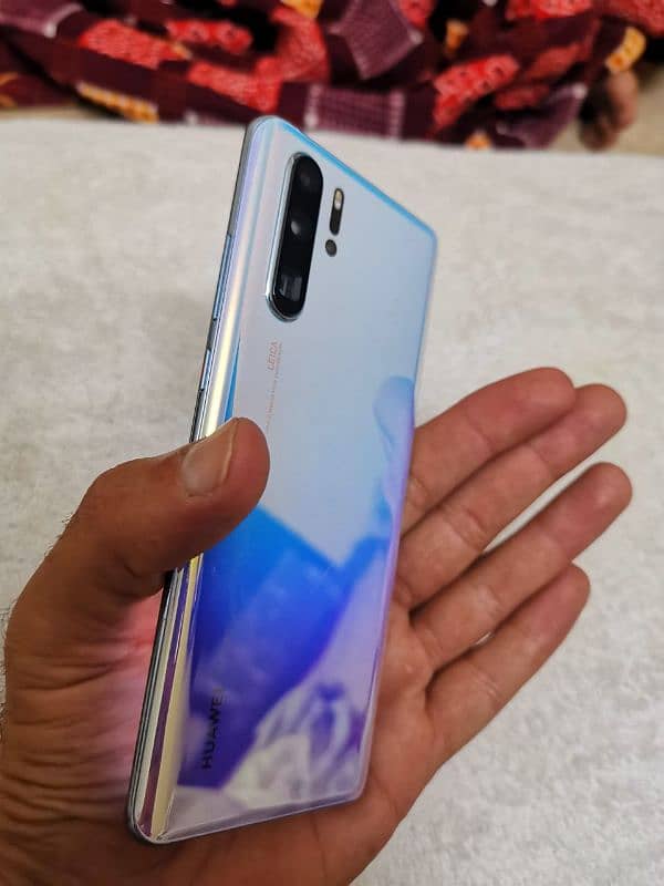 Huawei P30 8/128 official with matched box and charger 6