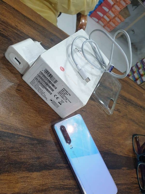 Huawei P30 8/128 official with matched box and charger 7