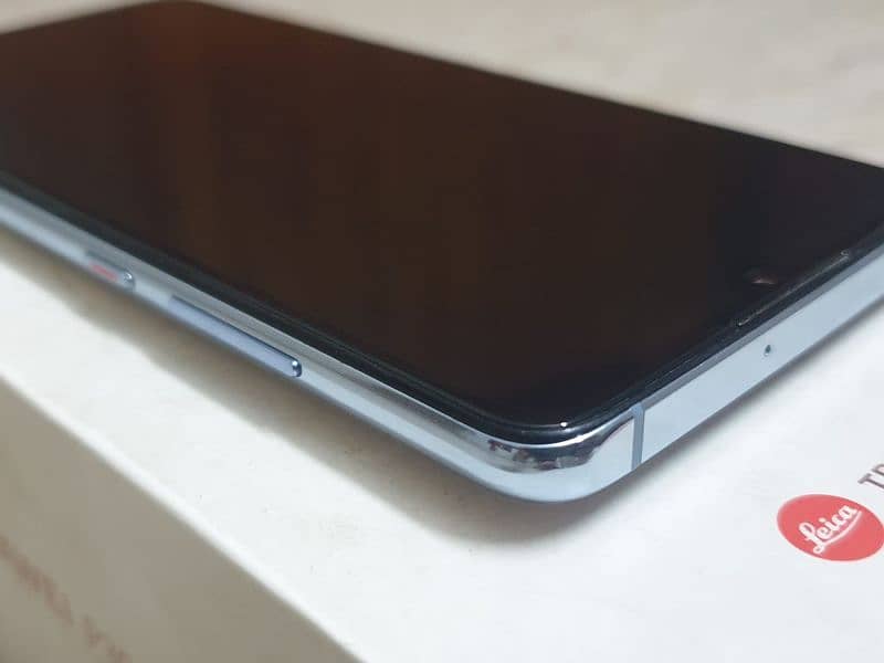 Huawei P30 8/128 official with matched box and charger 11