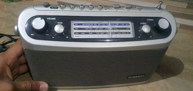 Vintage Robert Classic Radio England Brand 4