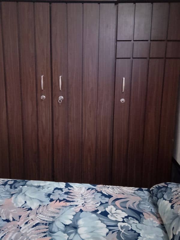 wooden Bed and three doors wardrobe without mattress 3