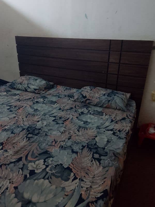 wooden Bed and three doors wardrobe without mattress 7