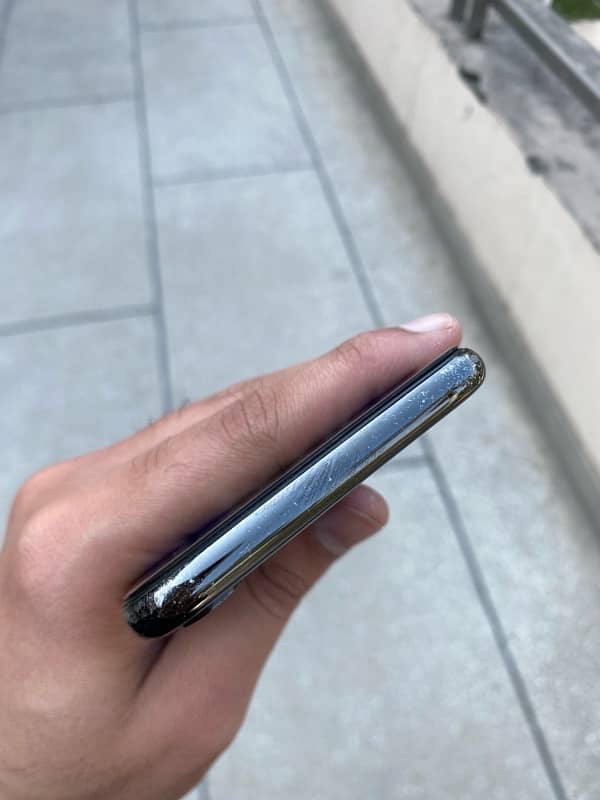 iPhone X 64gb PTA Approved 4