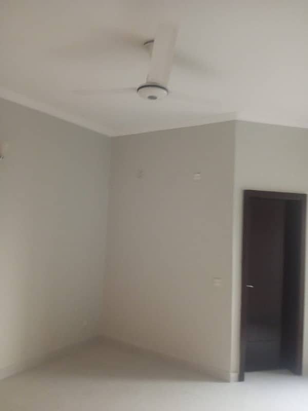 Brand New 235 Yards Villa for Rent near Masjid Usman in Precinct 31 2