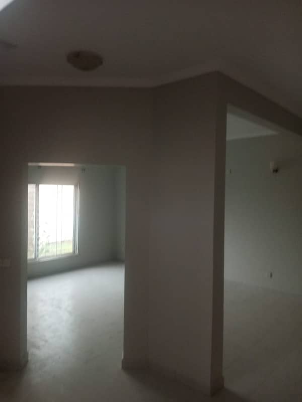 Brand New 235 Yards Villa for Rent near Masjid Usman in Precinct 31 6