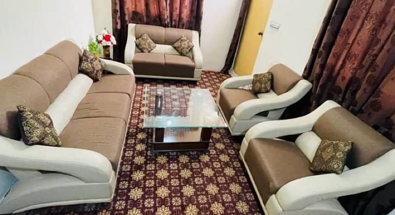 7 seaters sofa with new table 0