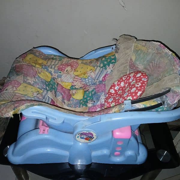 Branded "Mama Love Carry Cot" 1