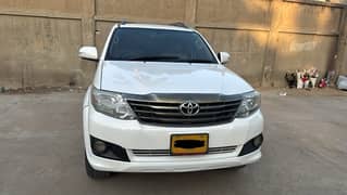 Toyota Fortuner V 2015