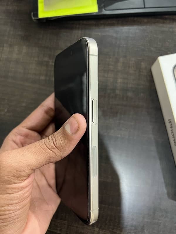 iPhone 15 Pro 256GB Natural titanium non pta 4