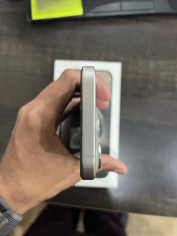 iPhone 15 Pro 256GB Natural titanium non pta 5