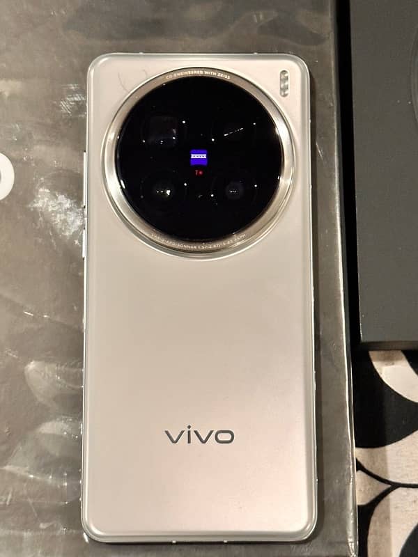 Vivo X200 Pro Offical warranty Brand new with gifts 1