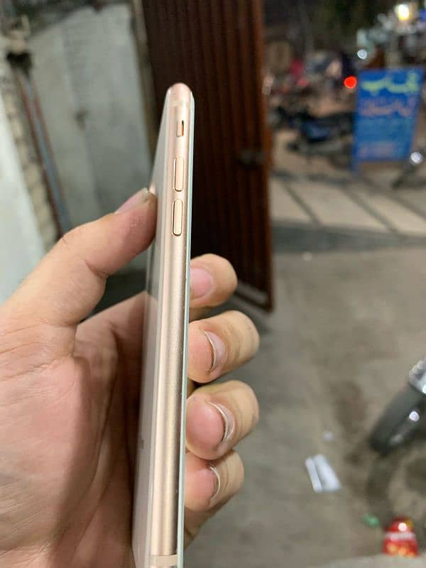 IPHONE 8 NON PTA JUST BACK CRACK 6