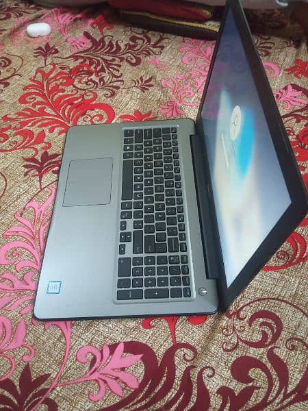 Dell Inspiron 5567 Core i5-7th Generation with 2 Gb Graphics Card 4