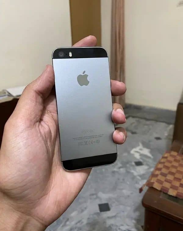 iPhone 5S 64 GP my WhatsApp number 03238950275 1