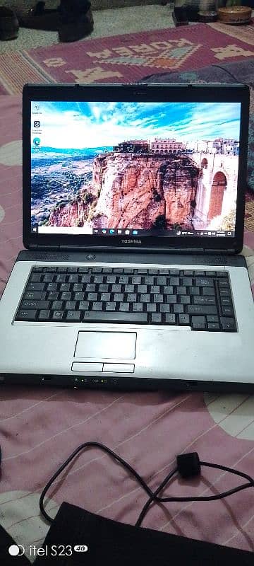 Toshiba ka loptop ha achi candition me ha 1