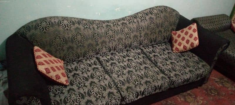 3 seater sofa 0